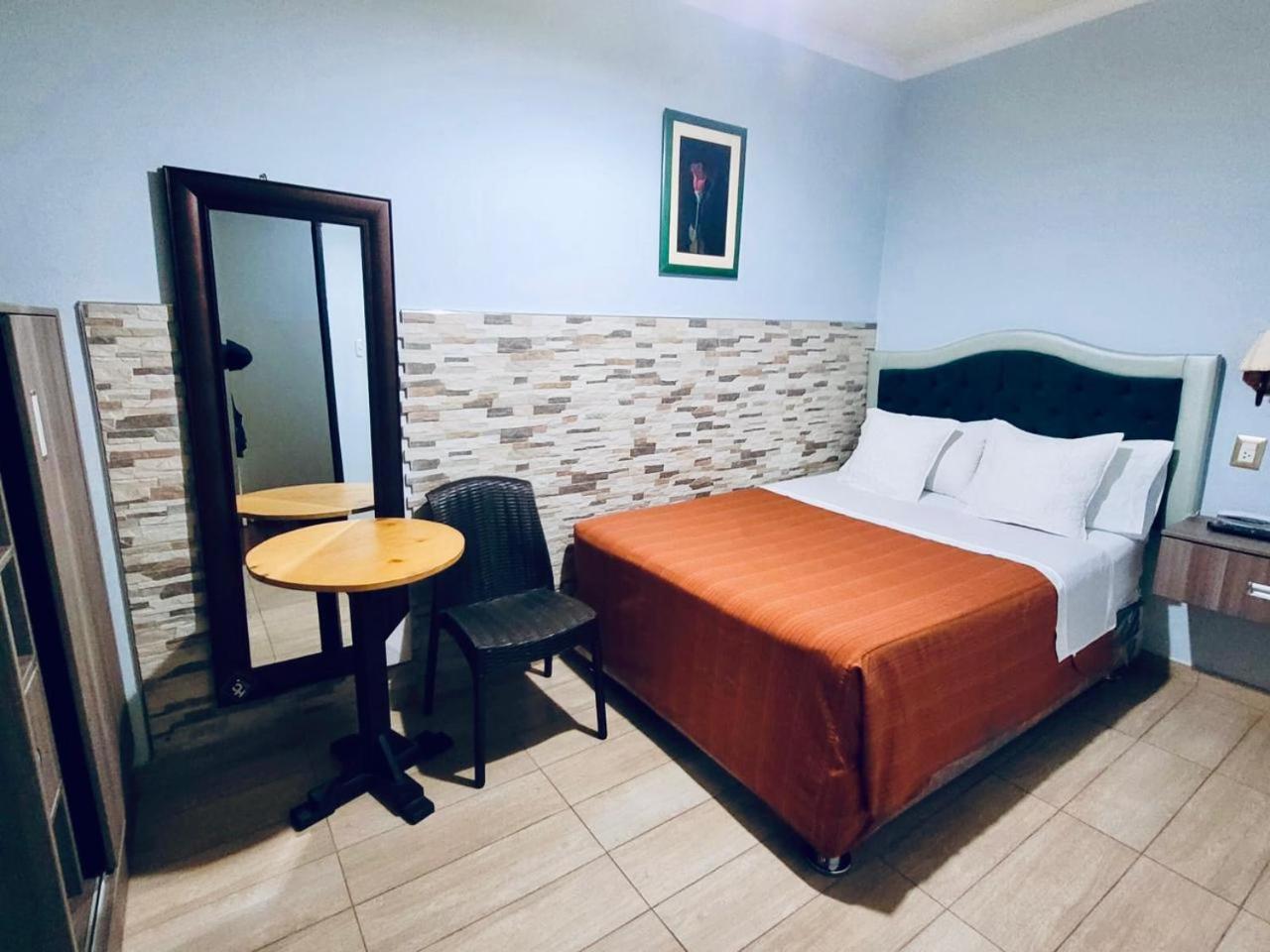 Hotel Tinkus Inn Lima Exteriör bild
